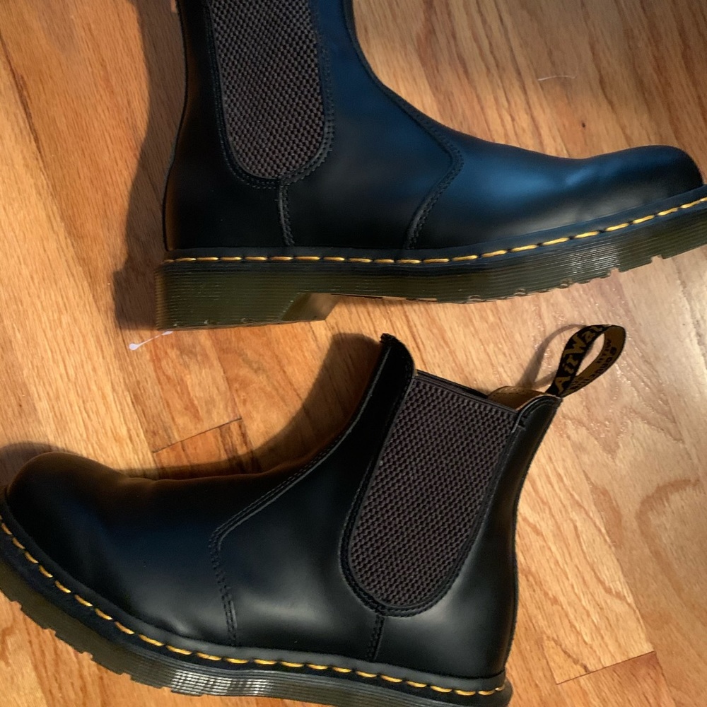 Dr. Martens Chelsea boot